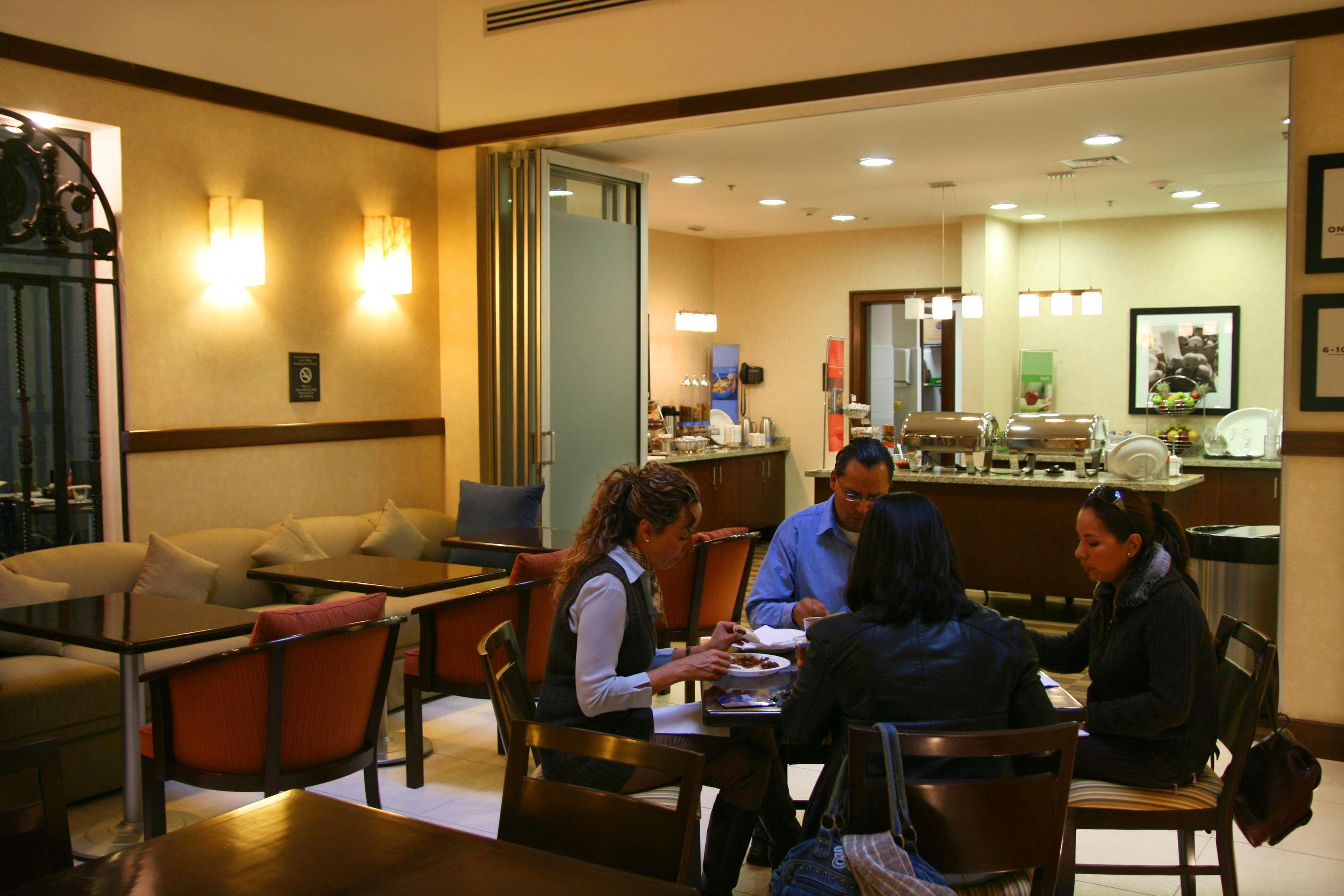 Hampton Inn & Suites Mexico City - Centro Historico Restaurant photo